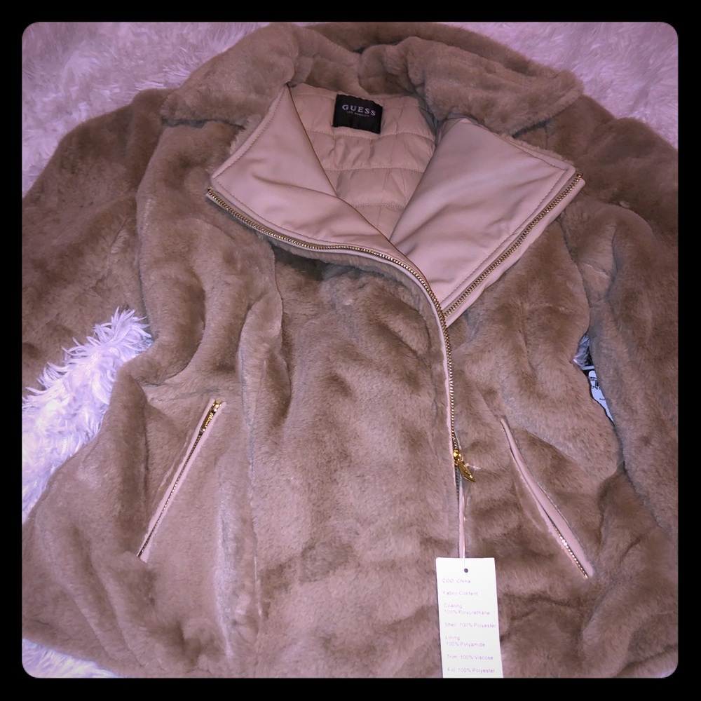 🤩 TWO COATS IN ONE 🤩 Beautiful GUESS faux fur 🧥
